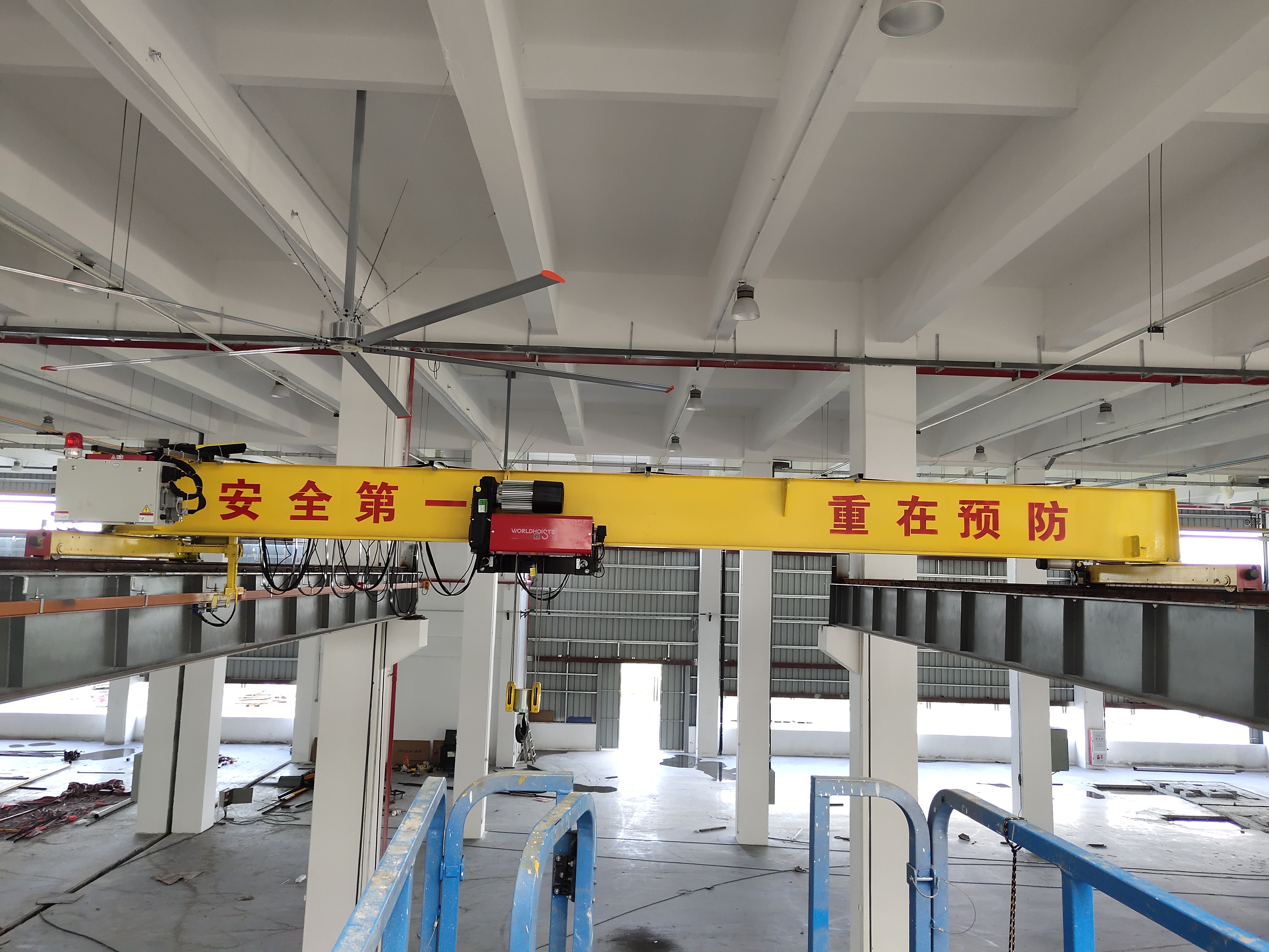 电动单梁欧式起重机.jpg 欧式单梁起重机